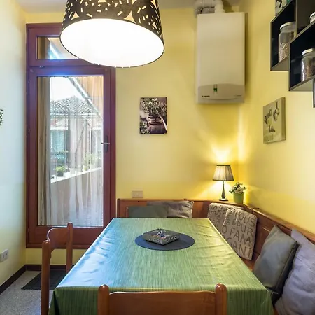 Terrazzina - Romantic Pied A Terre At The Heart Of Cannaregio District Apartment *